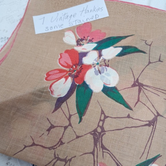 Vintage Hankies Lot Floral Embroidered Handkerchiefs Cotton Pocket Square Set - Picture 1 of 9